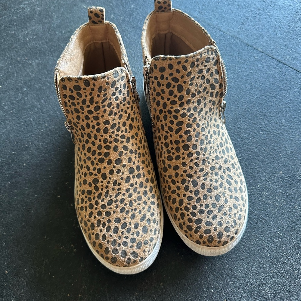 Soda Brown and Black Ankle Boots with Elastic Panels